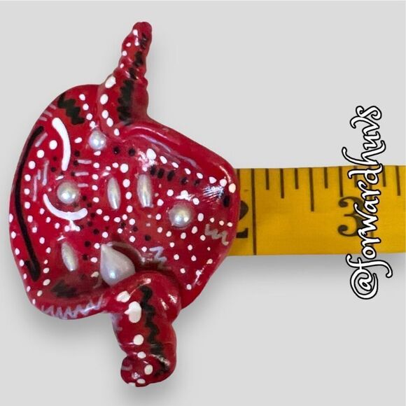 Handcrafted Artisan Southwest Style Sculpted Clay Brooch by Lima - Picture 10 of 11